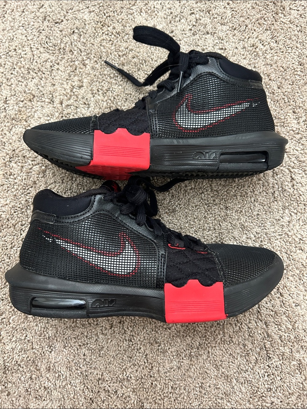 Nike LeBron Witness VIII Basketball Shoes, men’s size 7